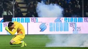 记者：阿德耶米决定明夏离开德甲，曼联、切尔西均有意